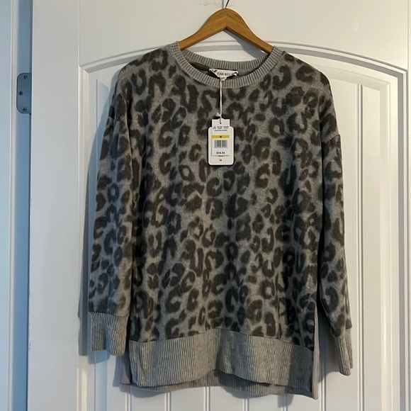 Pink Rose Leopard Print Sweater - Picture 1 of 8